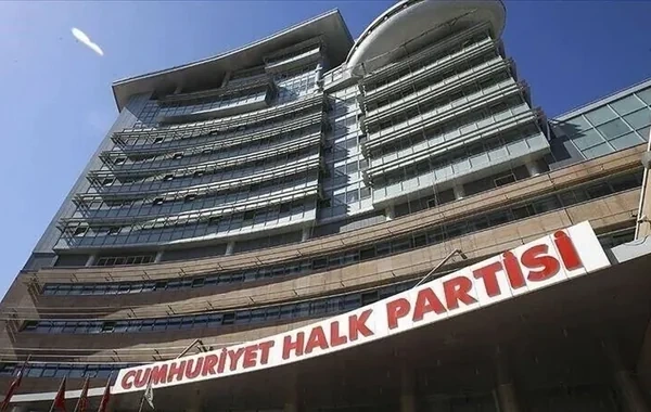 Mansur Yavaşdan sonra CHP-də ardıcıl istefalar