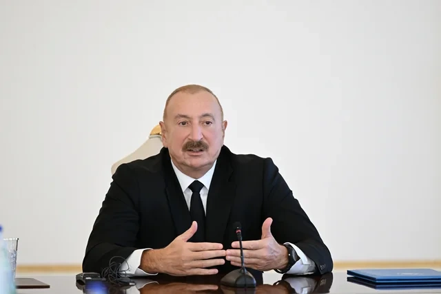 İlham Əliyev Bakıda keçirilən beynəlxalq konfransların iştirakçılarını qəbul edib - FOTO