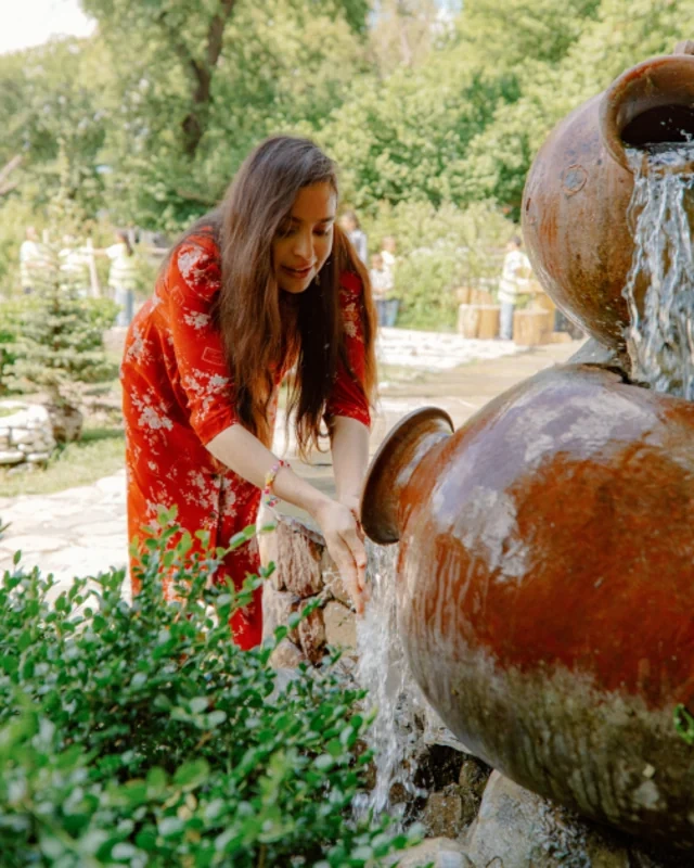 Leyla Əliyeva Qəbələdə fərdi sərginin açılışında və ağacəkmə aksiyasında iştirak edib - FOTO