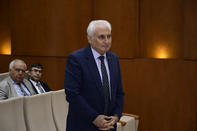 YAP-da NÖVBƏTİ İCLAS: Bir neçə rayon təşkilatının sədri dəyişdi - FOTO