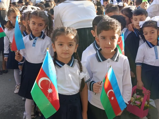 Xankəndi, Xocalı və Ağdərədə 179 şagird birinci sinfə getdi - FOTO