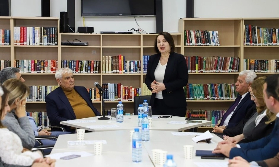 ADU-da dəyirmi masa keçirildi - Foto