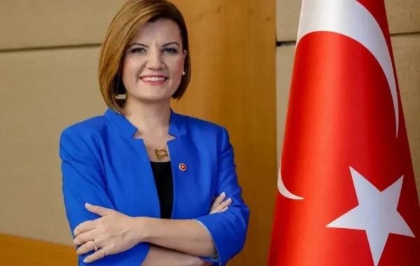 Türkiyədə bələdiyyə sədri və həyat yoldaşı həbs edildi