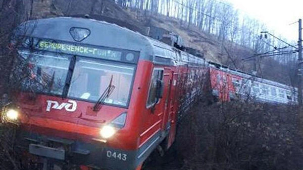 Rostovda yük qatarı relsdən çıxdı, Krımda reyslər gecikdi