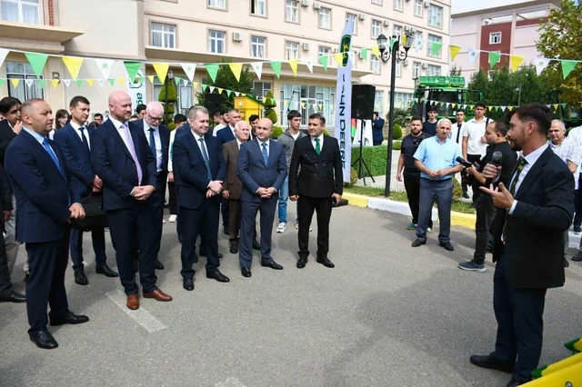 "John Deere"in yeni nəsil pambıqyığan kombaynları təqdim olunub