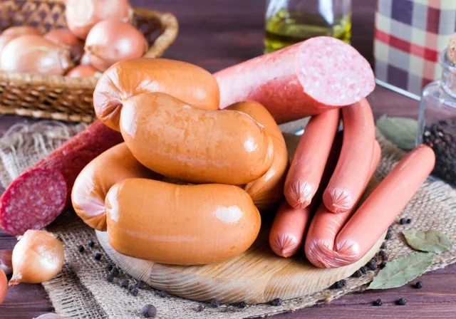 Ət bahalaşır, kolbasa istehsalı artır - Alıcılar nəyə üstünlük verirlər? - FOTO