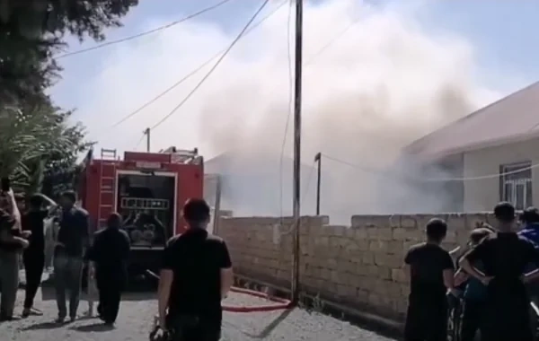 Bakıda fərdi yaşayış evi yandı