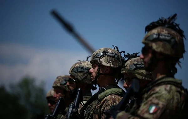 NATO təlimində şok insident: Hərbçilərə atəş açıldı