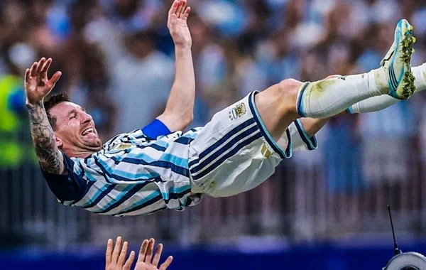 Argentinada bütün oyunlar Messiyə görə DAYANDIRILACAQ