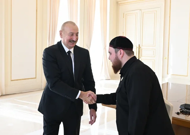 İlham Əliyev Bakıda keçirilən beynəlxalq konfransların iştirakçılarını qəbul edib - FOTO