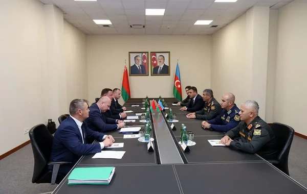 Azərbaycan və Belarus hərbi əməkdaşlığı GÜCLƏNDİRİR: Bakıda mühüm görüş - FOTO