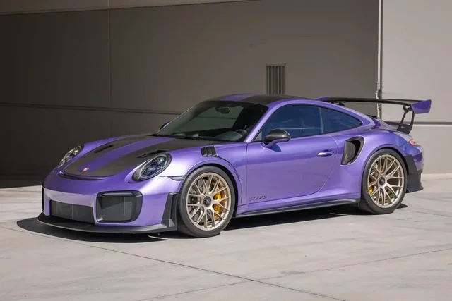 Nadir "Porsche" rekord qiymətə satıldı - FOTO