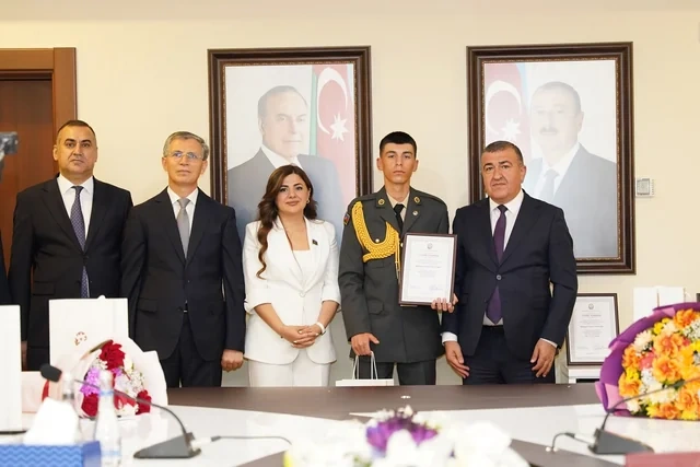 Xətai rayonunda ali məktəblərə qəbul olmuş və birinci sinfə başlayacaq şəhid övladları ilə görüş keçirilib