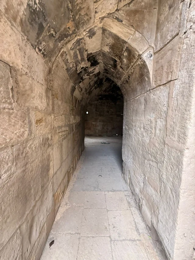 Tarixi karvansaraya qanunsuz müdaxilənin qarşısı alınıb - FOTO