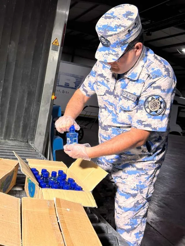 Alkoqolsuz içki adı ilə ölkəyə ölkəyə külli miqdarda psixotrop maddə keçirmək istədilər - FOTO - VİDEO
