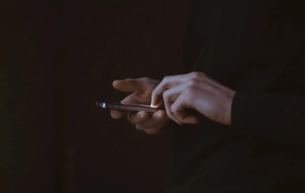 Çində tənha yaşayanlar üçün "Öldün?" mobil tətbiqi populyarlıq qazanıb