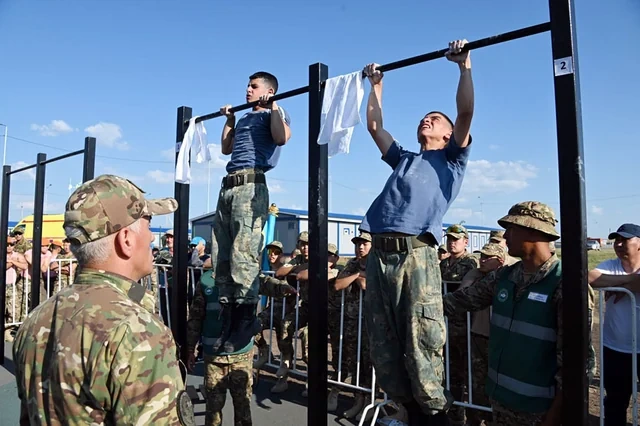 Kursantlarımız Qazaxıstanda hərbi vətənpərvəlik toplanışında iştirak edirlər