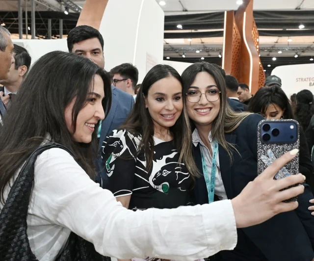 Leyla və Arzu Əliyevalar "Urban Expo" sərgisi ilə tanış olublar - FOTO
