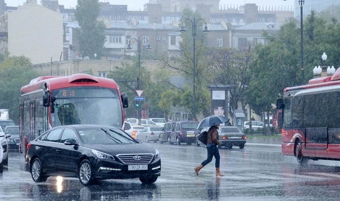 Bakıda leysan, bölgələrdə şimşək və dolu gözlənilir