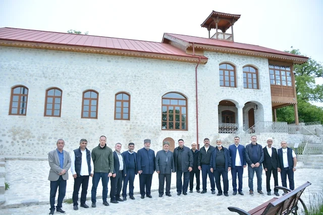 Din xadimləri Qarabağ və Şərqi Zəngəzurdakı tarixi-dini abidələri ziyarət ediblər