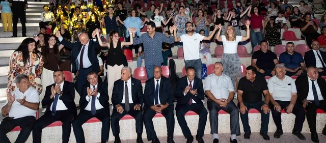Xətai rayonunda Xalq artisti Mübariz Tağıyevlə görüş keçirilib
