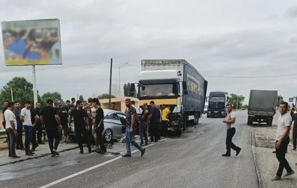 Şabranda yük və minik avtomobilləri toqquşdu: Ölən var