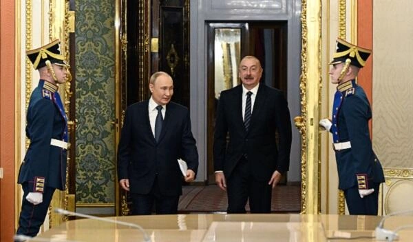 Putin İlham Əliyevə zəng etdi