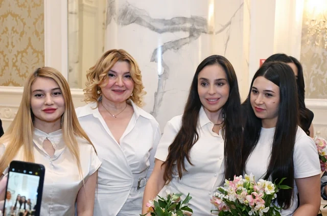 "Qızların təhsilinə dəstək" layihəsinin II Məzun Günü keçirilib - FOTO