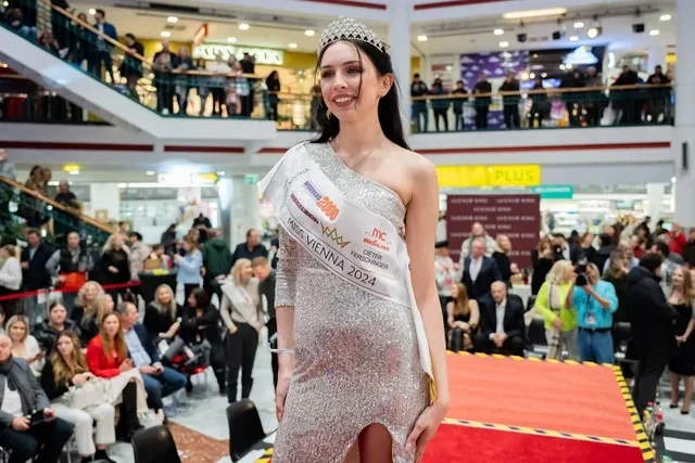 Sonuncu "Miss Avstriya" müsabiqəsinin qalibi 22 yaşında vəfat etdi - FOTO