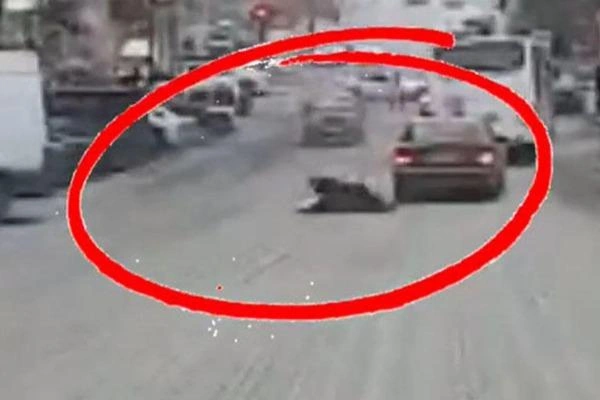 Bakıda kişi maşının altında qaldı – Anbaan video