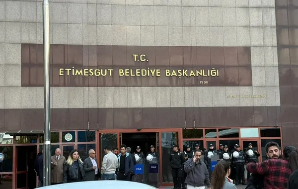 Türkiyədə istintaq: İki məmur həbs edildi