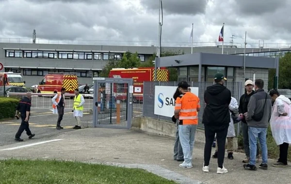 Fransada zavodda partlayış baş verib, yaralılar var - VİDEO