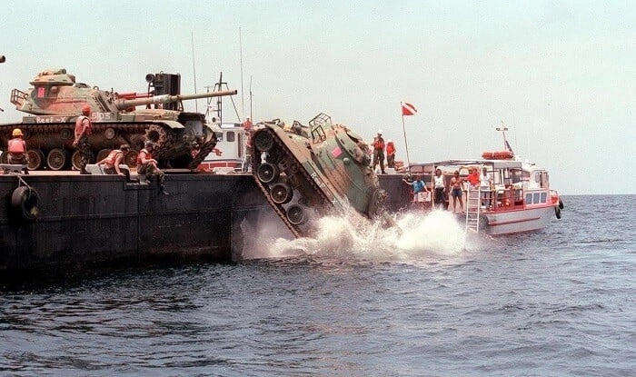 ABŞ 100 tankı körfəzdə batırdı