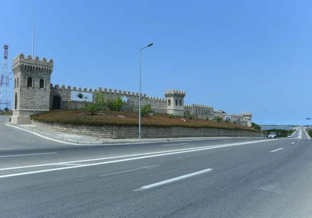İki əsrə yaxın neft tarixi olan Pirallahı turizm marşrutlarına nə vaxt daxil ediləcək? - FOTO