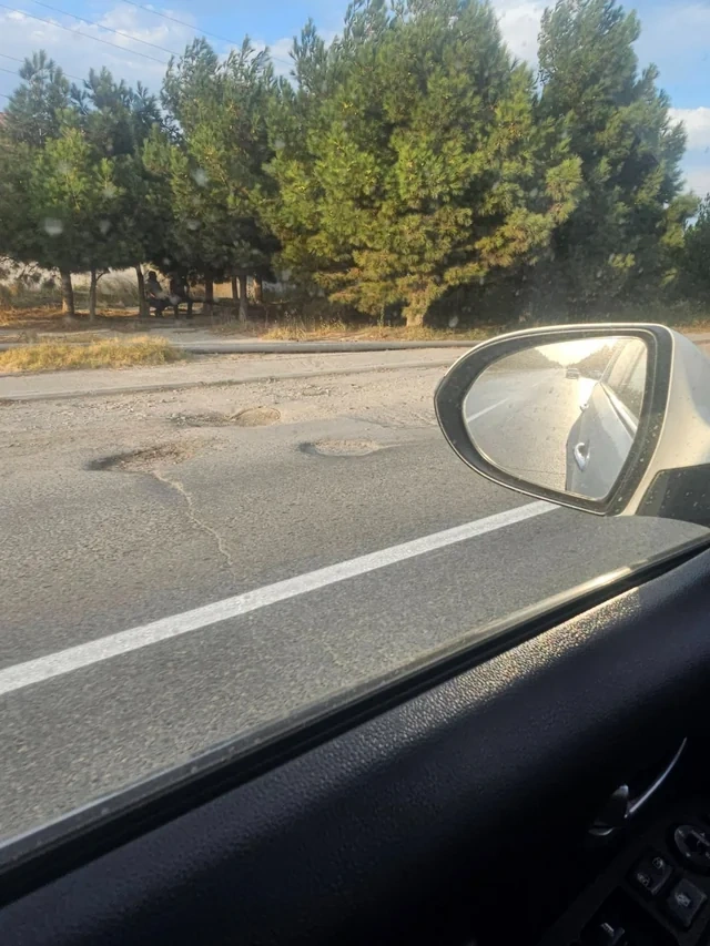 Sumqayıtda illərdir təmir edilməyən yol sürücüləri narazı salıb - FOTO
