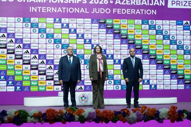 Cüdo üzrə dünya çempionatının bayrağı Qazaxıstana təhvil verilib - Foto