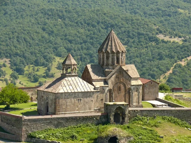 Erməni feyk yaradıcılığı - San-Ladzaro-delyi-Armeni adasından Qarabağın Gəncəsərinədək - VİDEO