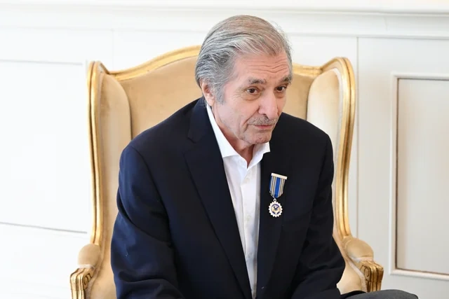 İlham Əliyev Fərhad Xəlilova "İstiqlal" ordenini təqdim edib - Foto