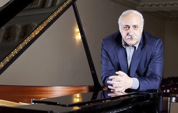 Eldar Mansurov: "Mədəni qastrol proqramının ənənə halını almasını istəyirəm"