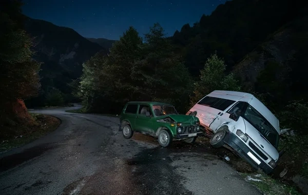 "Ford Transit" "Niva" ilə toqquşdu: Dörd nəfər xəstəxanaya yerləşdirildi
