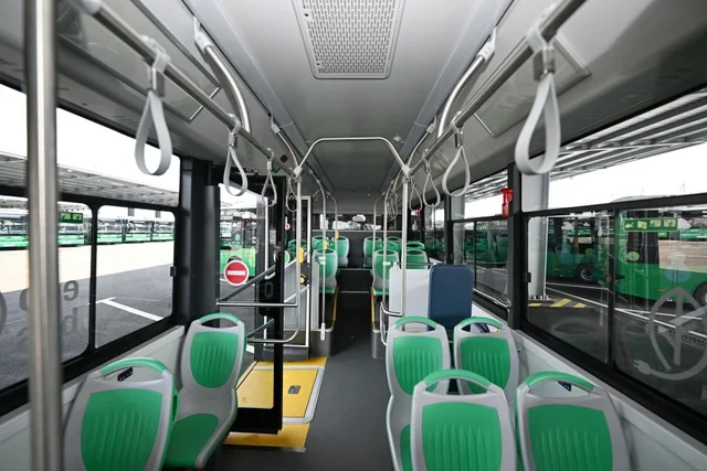 Prezident Naxçıvanda elektrik mühərrikli yeni avtobuslara baxıb, dəmir yolu infrastrukturunda aparılan yenidənqurma işləri ilə tanış olub - VİDEO