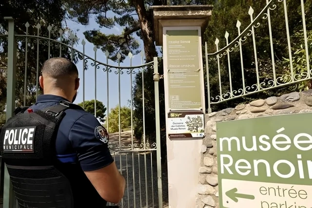 Fransada Renuarın əsərlərinin oğurlanması işi üzrə altı nəfər saxlanılıb