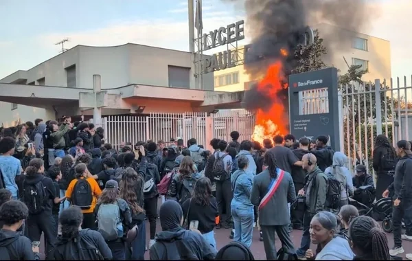 Fransada orta məktəb şagirdlərinin etirazları zamanı 80-ə yaxın insan xəsarət alıb - VİDEO