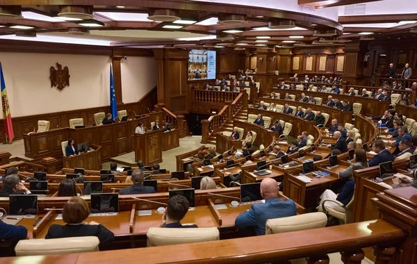 Moldova parlamenti MDB-nin əsas müqavilələrindən çıxmağı təsdiqlədi