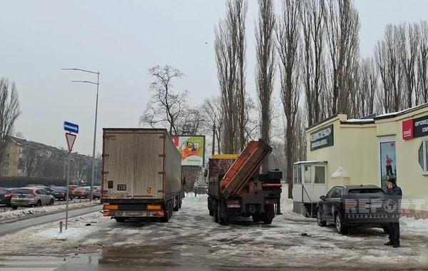 Azərbaycanın növbəti humanitar yardımı Ukrayna rəsmilərinə təhvil verildi