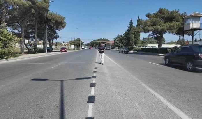 Bakıda yolda qoşa xətti qırıq xəttə çevirdilər - Video