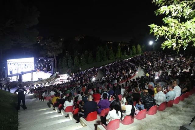 Xətai rayonunda Beynəlxalq Azərbaycan Muğamı və Musiqisi Günü münasibətilə konsert təşkil olunub