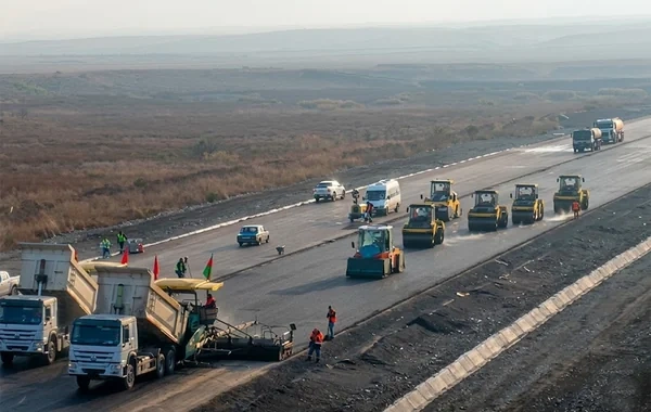 Qarabağ və Şərqi Zəngəzurda 4 min kilometrə yaxın avtomobil yolu çəkiləcək - VİDEO