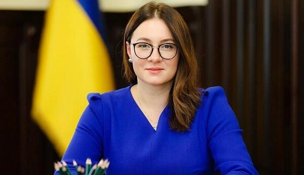 Ukrayna baş naziri istefa verir