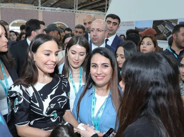 Leyla və Arzu Əliyevalar "Urban Expo" sərgisi ilə tanış olublar - FOTO